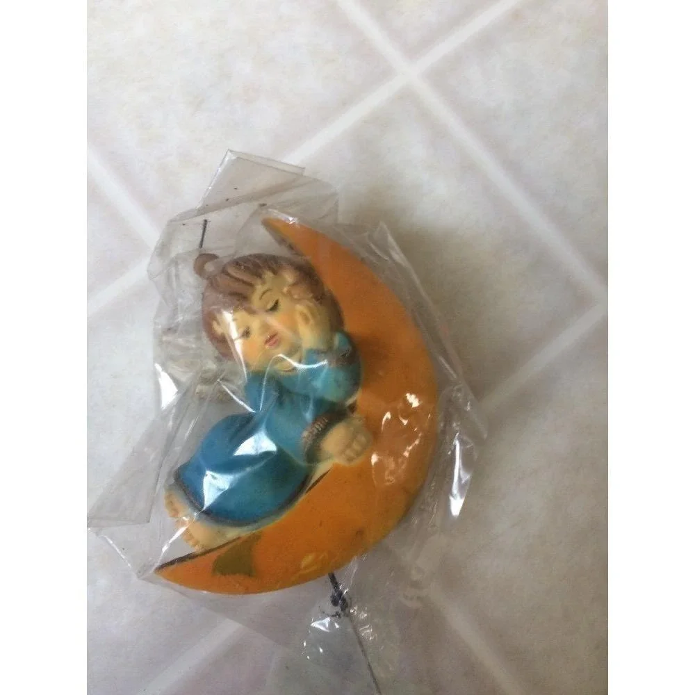VINTAGE HONG KONG BLUE ANGEL SITTING ON MOON Cake Topper Wreath Decoration New‎